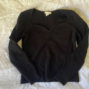 H and M body contour sweater top sweetheart neckline